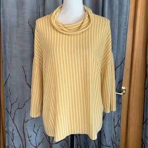 W5 XL honey gold white stripe cowl neck 3/4 sleeve